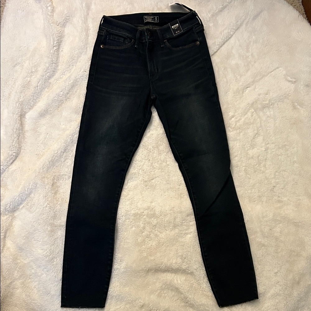 NWT Abercrombie & Fitch Dark Wash Skinny Jeans